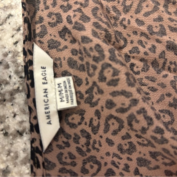 American Eagle cheetah print tie front cropped blouse size M - Picture 10 of 10